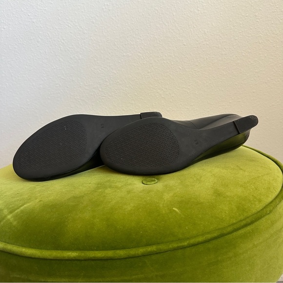 Tory Burch Chelsea Wedge in Black with Dust Bag | Low Heel Wedge with Gold Logo - Picture 9 of 9